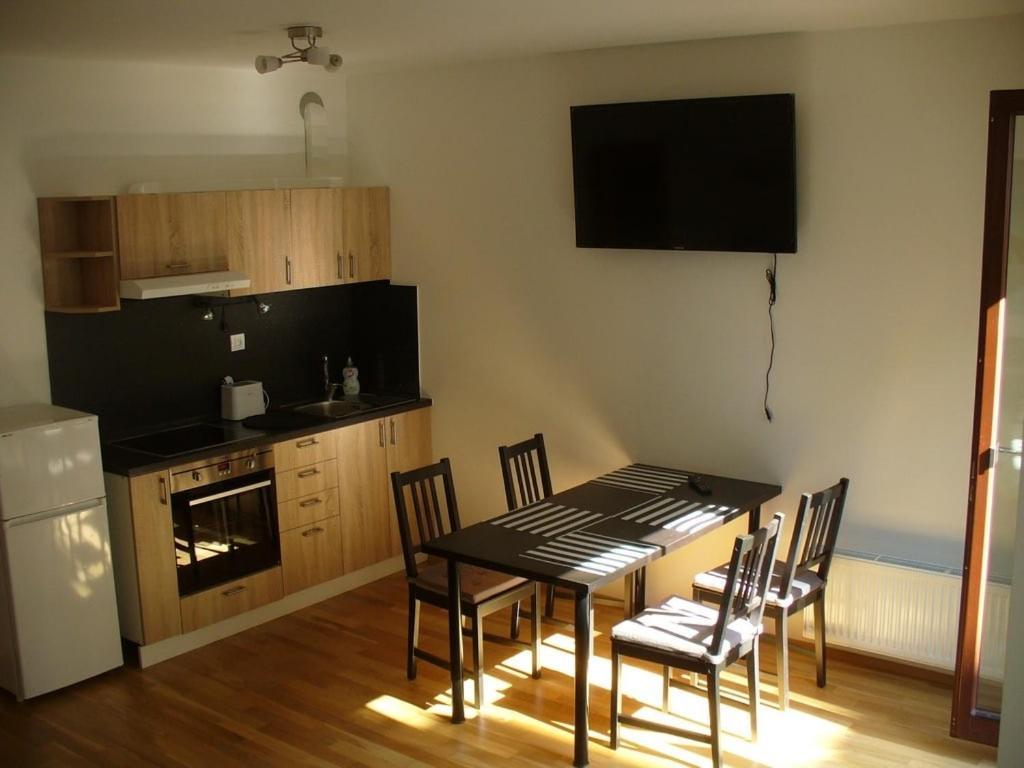 Garden Apartment With Garage In Central Prague Extérieur photo